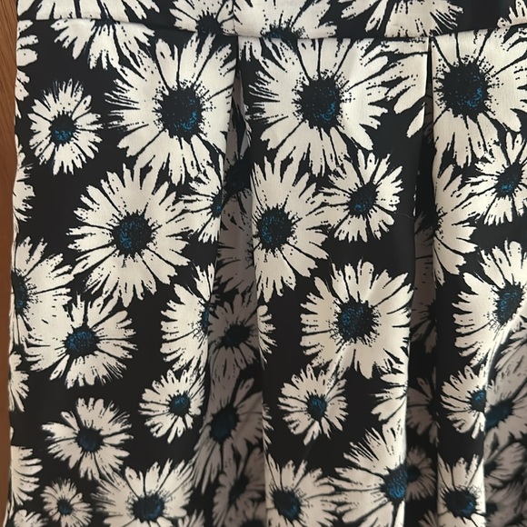 Sundress - Picture 2 of 5